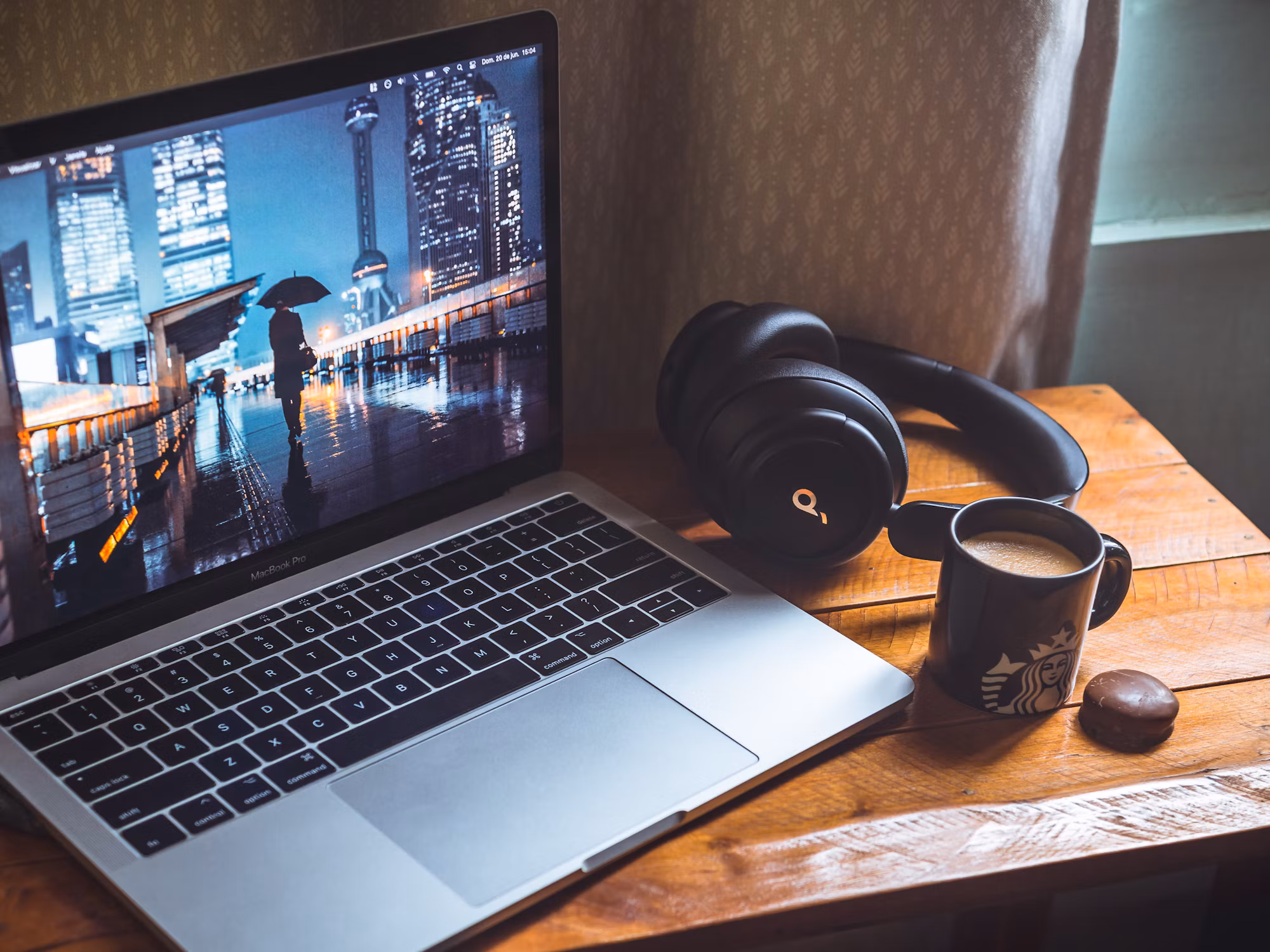 Exploring the World of Headphones: A Comprehensive Guide to Choosing the Right Pair